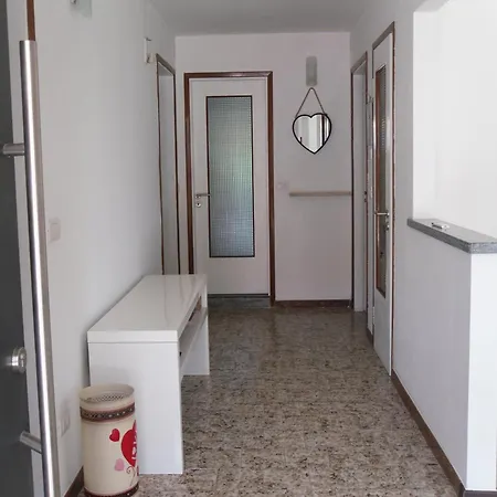 La Casa Di Leo Apartment Angera