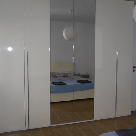 La Casa Di Leo Apartment *